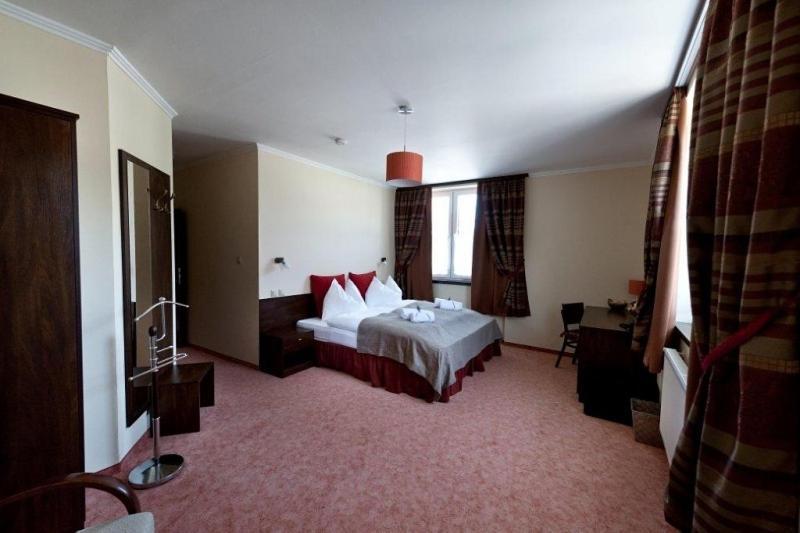 Penzion Villa Maura Banska Bystrica Room photo